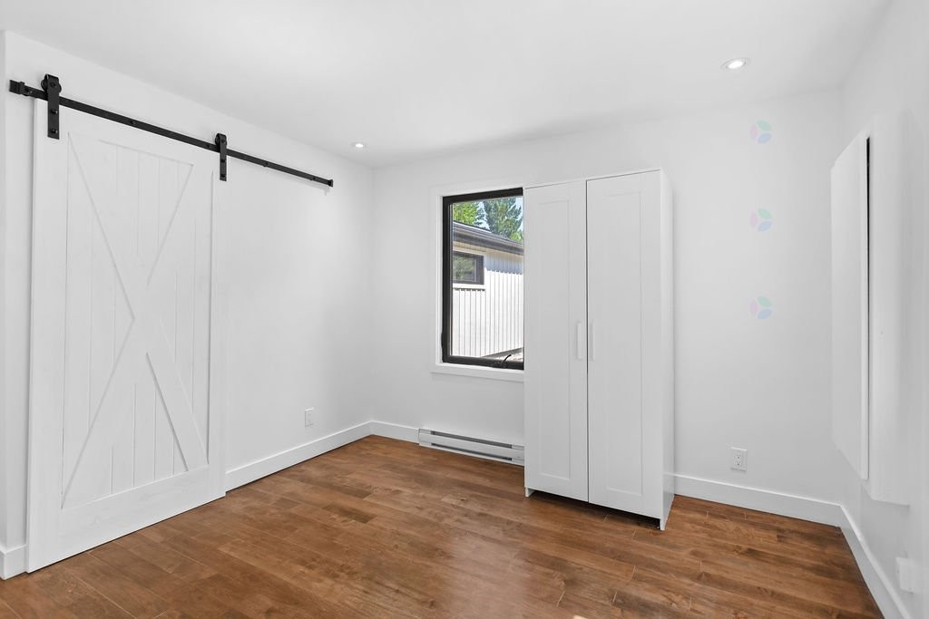 









76


465e Avenue

,
Saint-Hippolyte,




QC
J8A3E5

