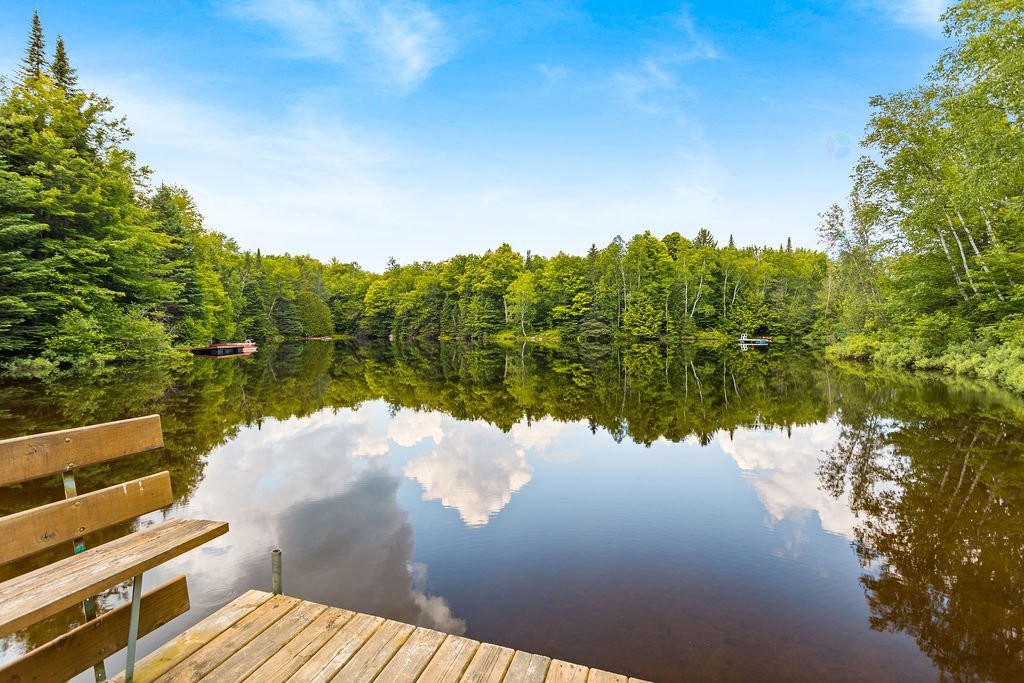 









76


465e Avenue

,
Saint-Hippolyte,




QC
J8A3E5

