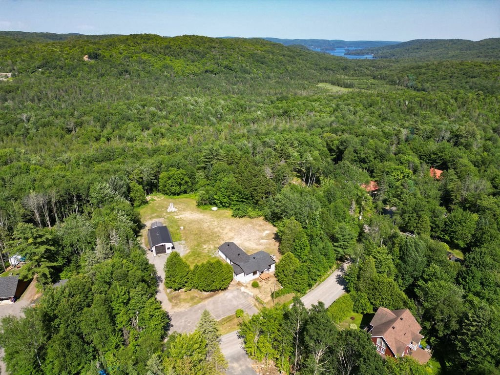 









76


465e Avenue

,
Saint-Hippolyte,




QC
J8A3E5

