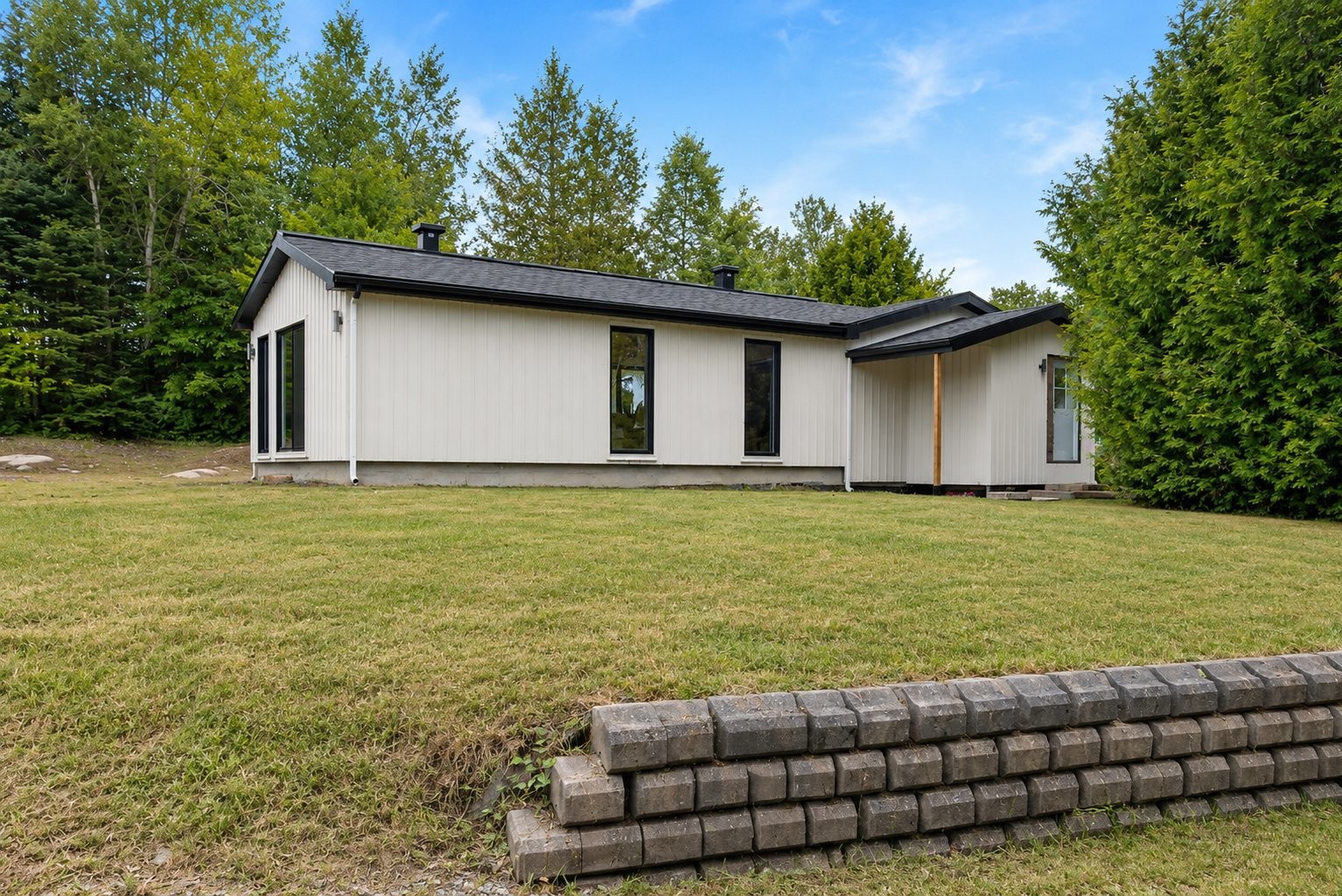 









76


465e Avenue

,
Saint-Hippolyte,




QC
J8A3E5

