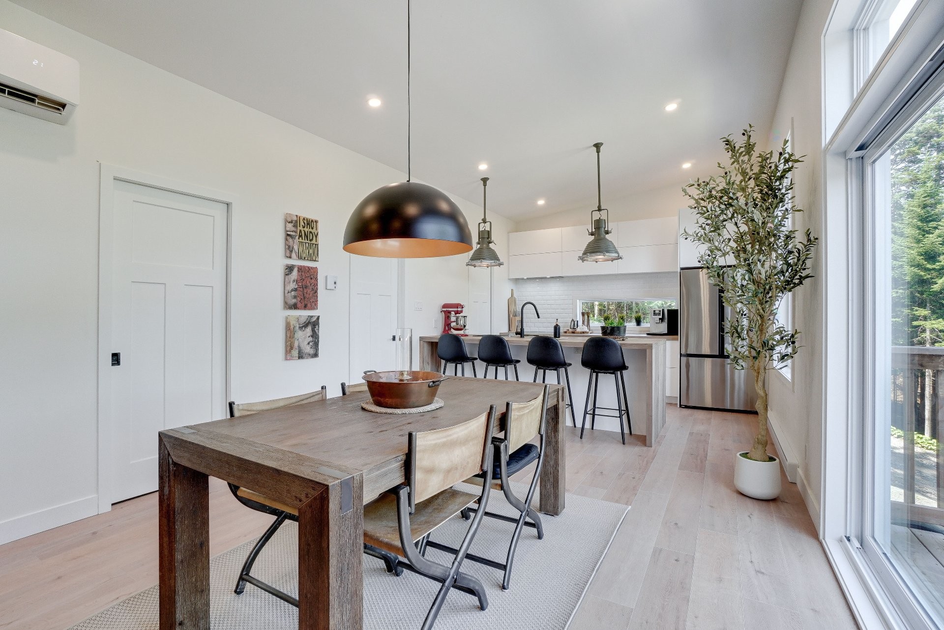 









219


Rue Gérard-Denis

,
Sainte-Marguerite-du-Lac-Masson,




QC
J0T1L0


