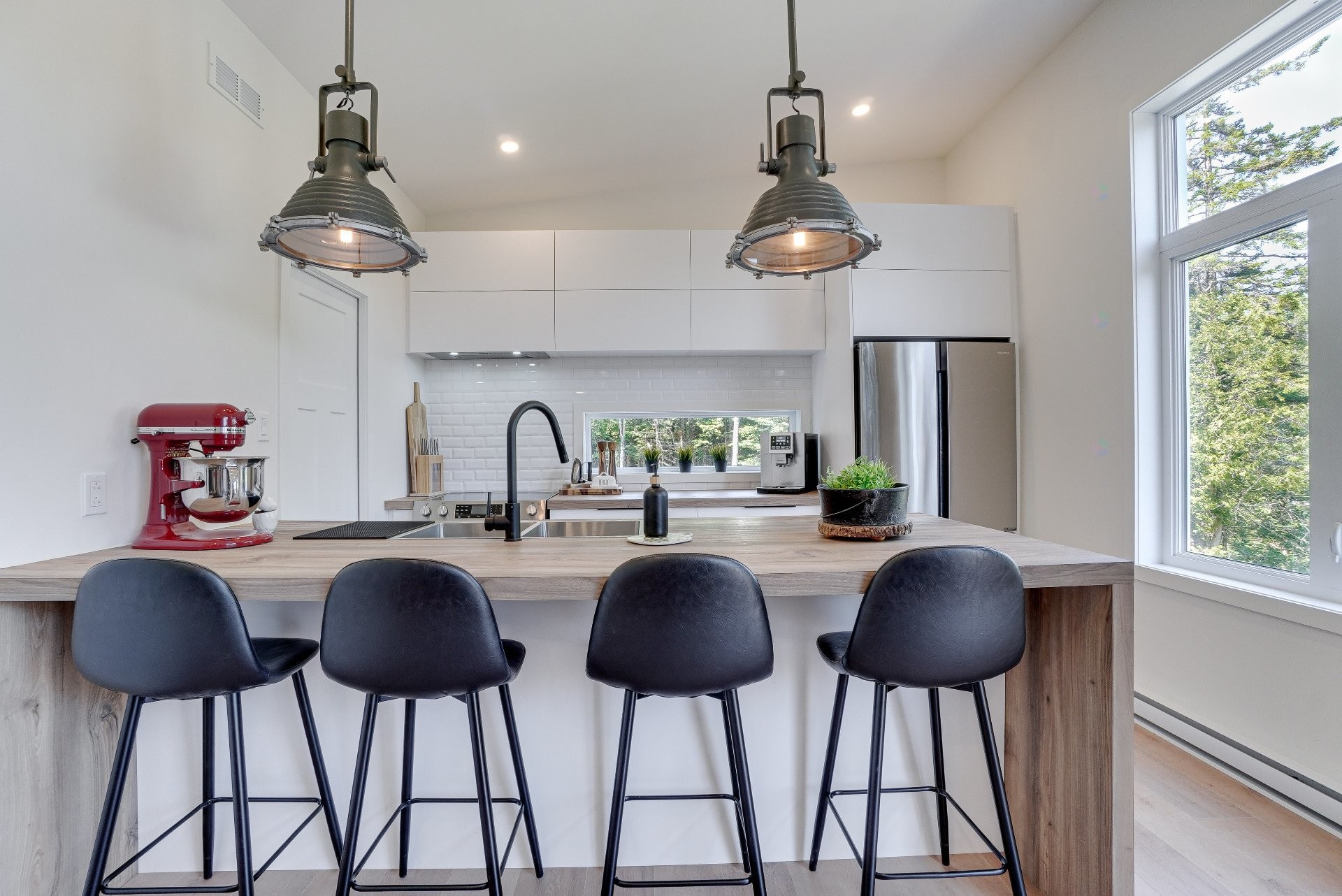 









219


Rue Gérard-Denis

,
Sainte-Marguerite-du-Lac-Masson,




QC
J0T1L0

