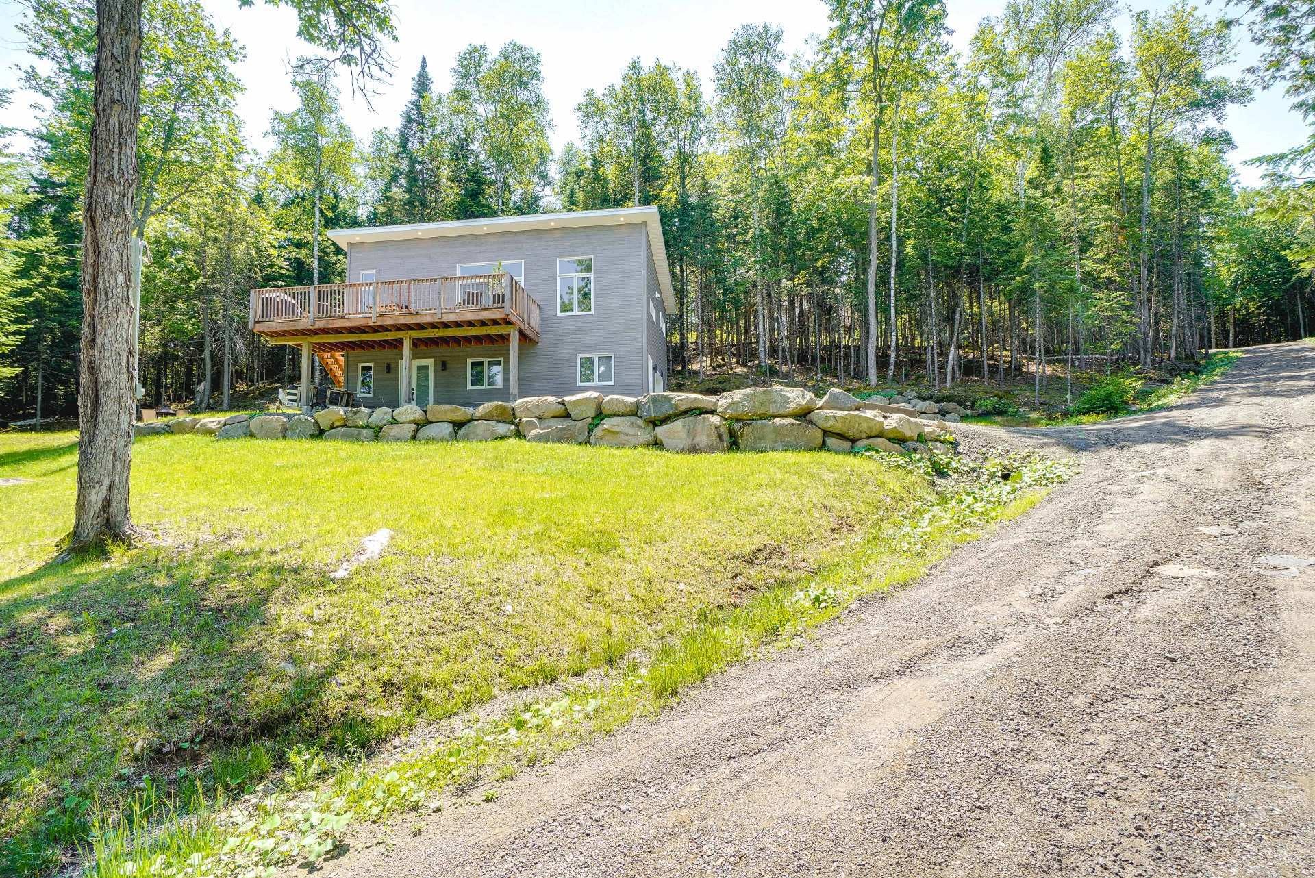 









219


Rue Gérard-Denis

,
Sainte-Marguerite-du-Lac-Masson,




QC
J0T1L0

