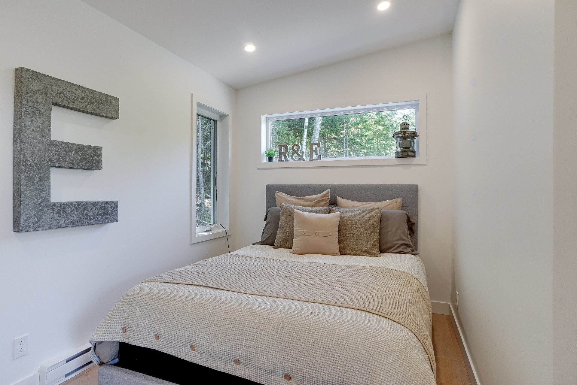 









219


Rue Gérard-Denis

,
Sainte-Marguerite-du-Lac-Masson,




QC
J0T1L0

