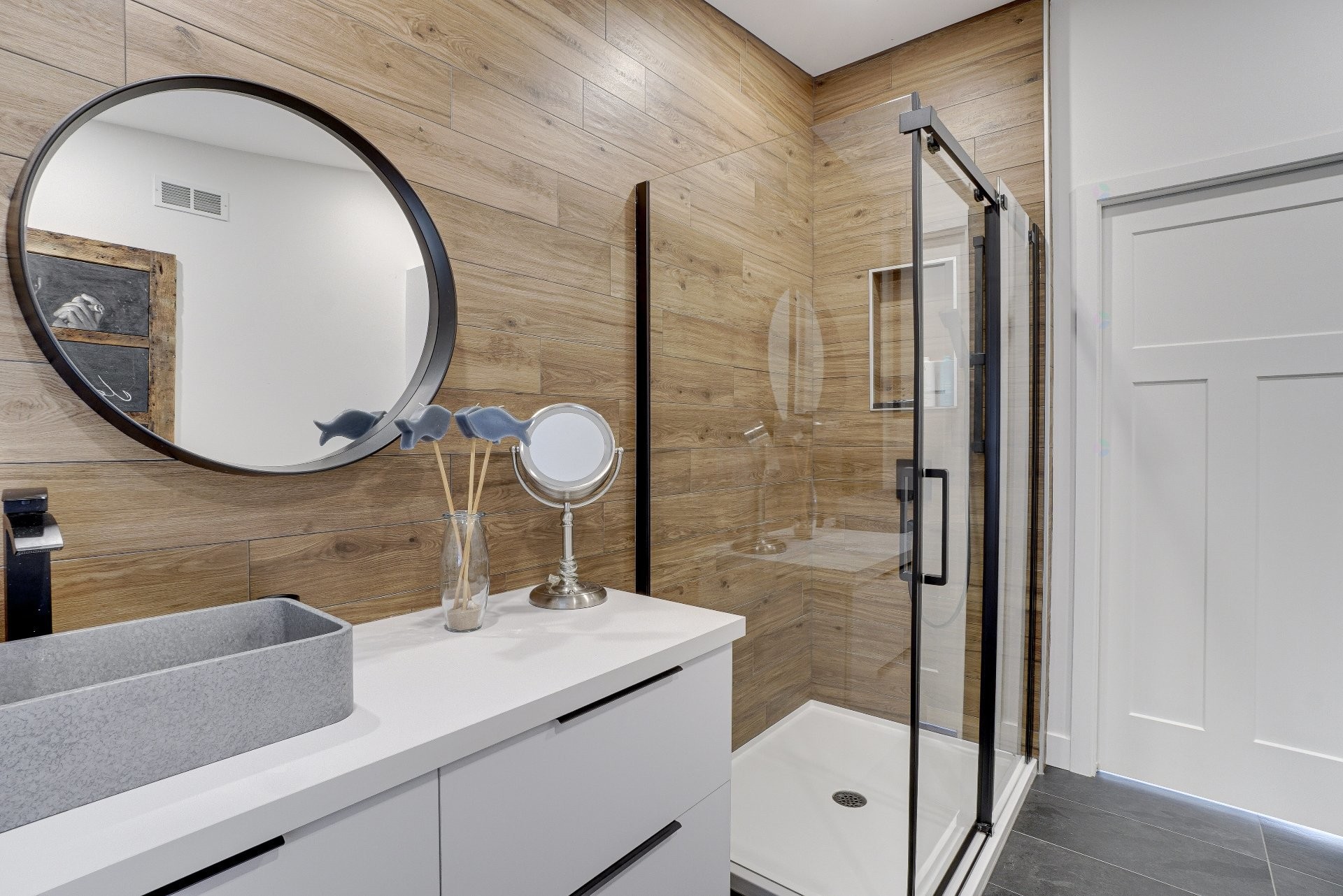 









219


Rue Gérard-Denis

,
Sainte-Marguerite-du-Lac-Masson,




QC
J0T1L0

