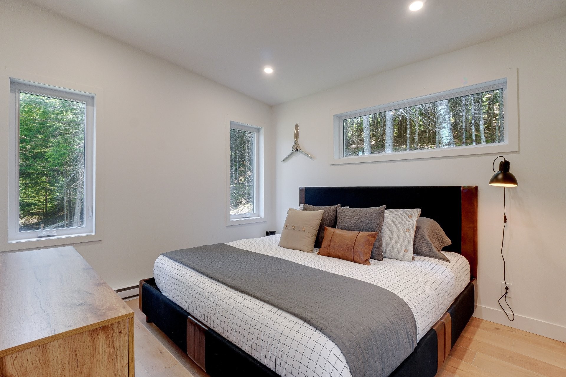 









219


Rue Gérard-Denis

,
Sainte-Marguerite-du-Lac-Masson,




QC
J0T1L0

