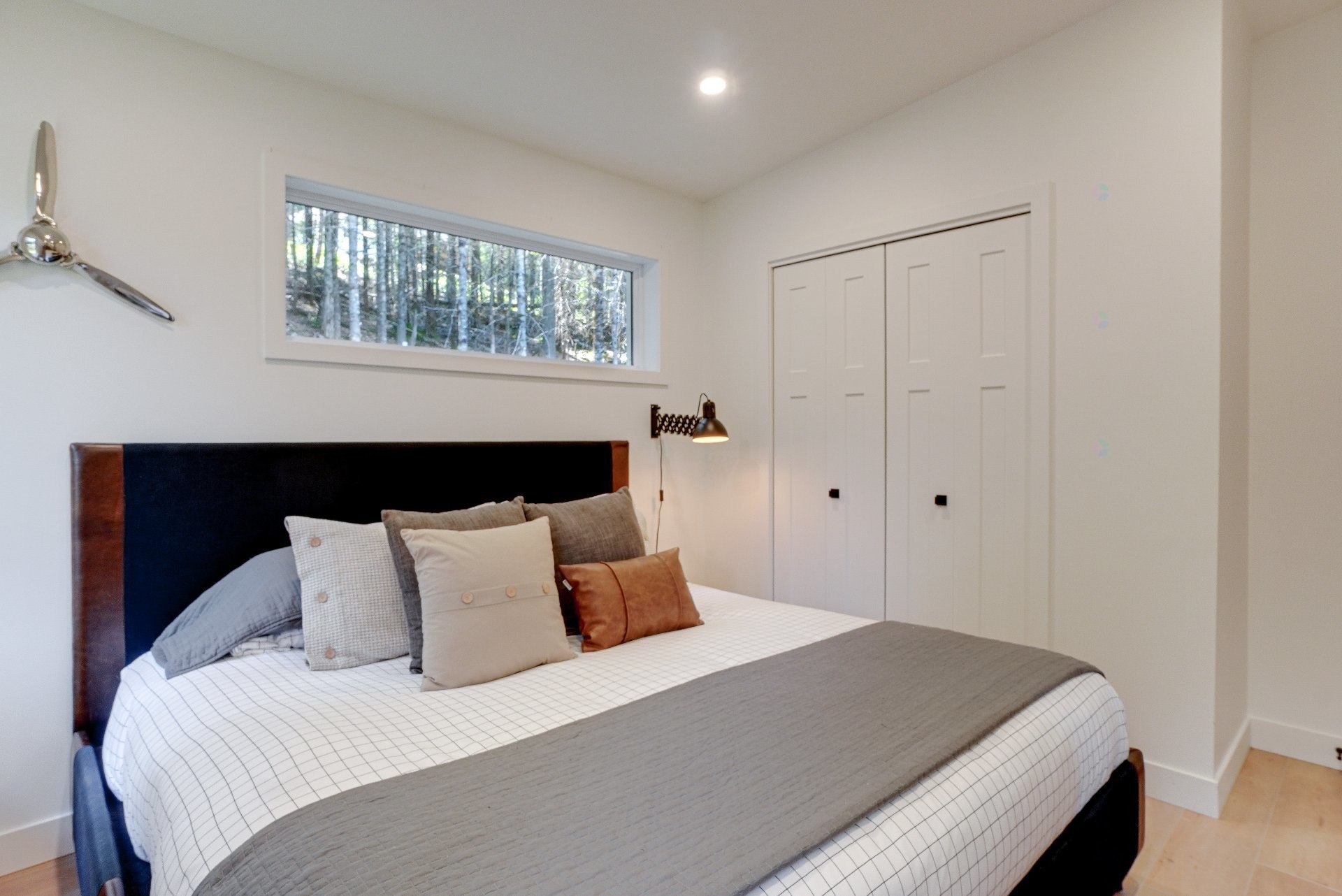 









219


Rue Gérard-Denis

,
Sainte-Marguerite-du-Lac-Masson,




QC
J0T1L0

