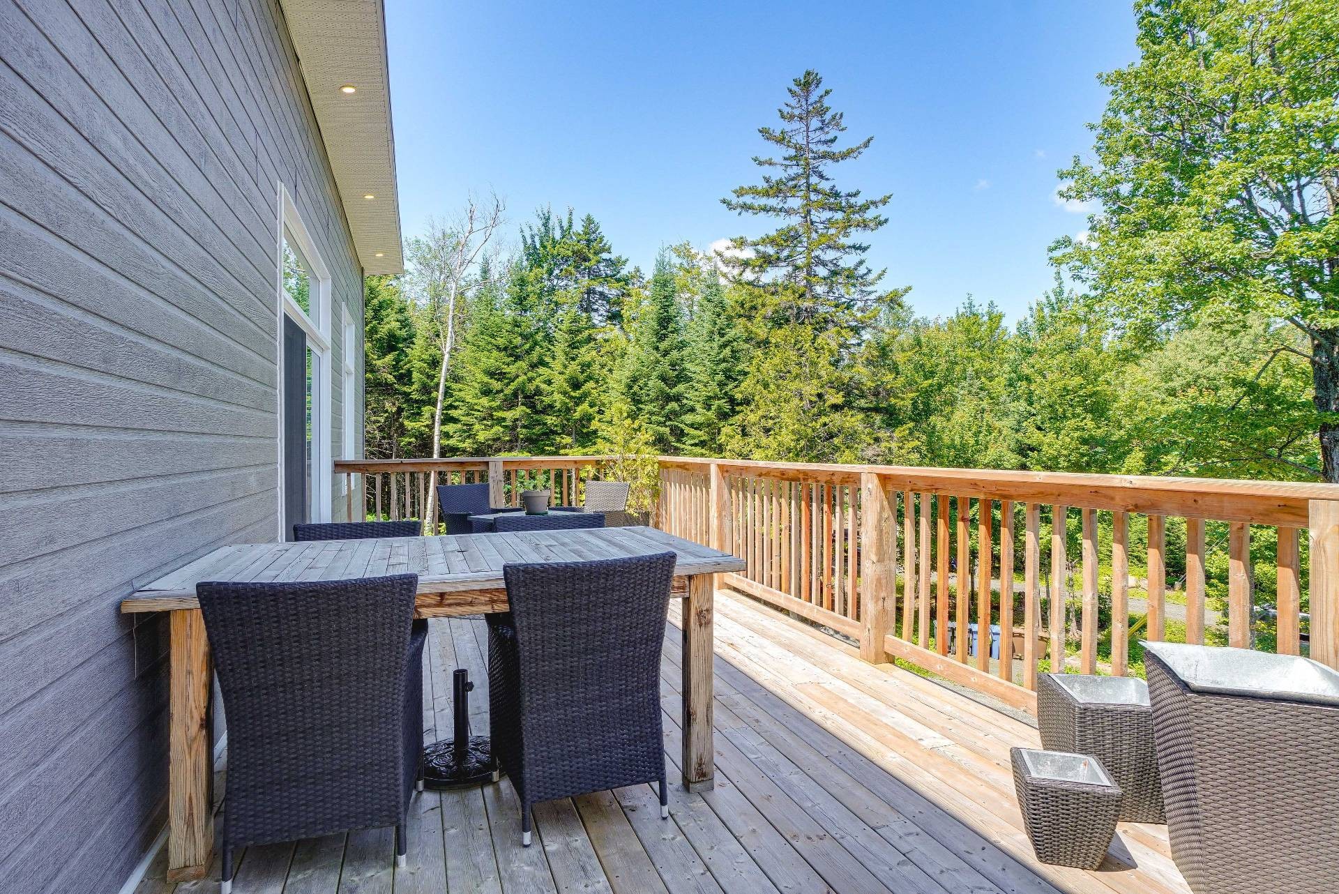 









219


Rue Gérard-Denis

,
Sainte-Marguerite-du-Lac-Masson,




QC
J0T1L0

