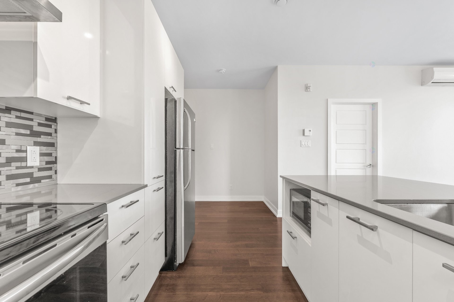 









420


19e Avenue

, 304,
Montréal (Lachine),




QC
H8S3S2

