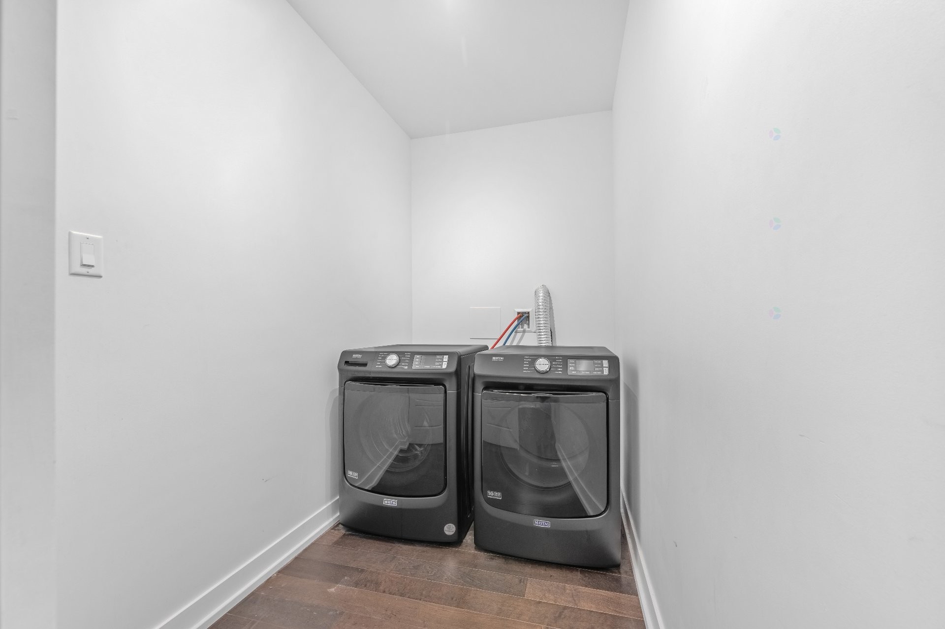 









420


19e Avenue

, 304,
Montréal (Lachine),




QC
H8S3S2


