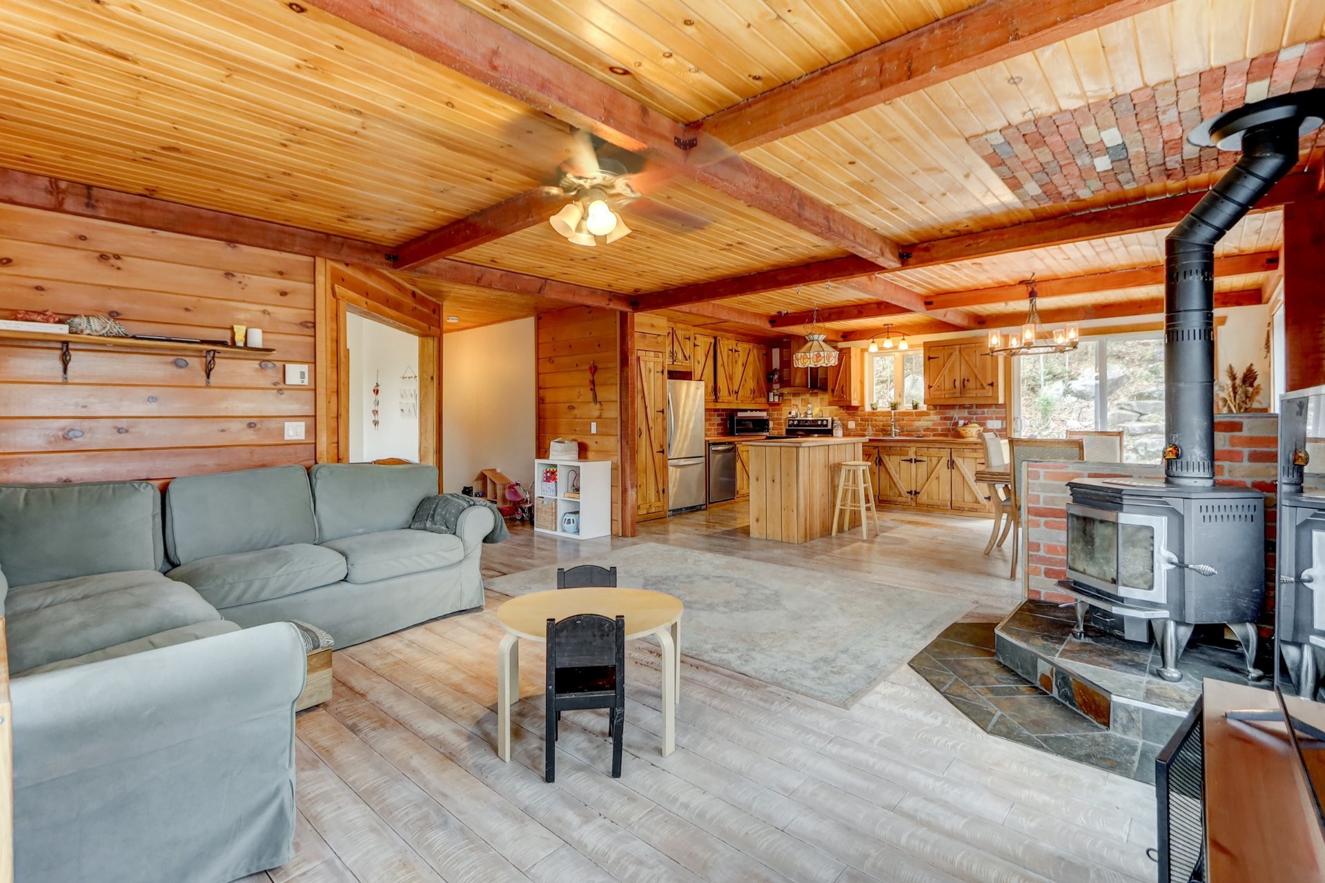









2120


Ch. du Golf

,
Sainte-Lucie-des-Laurentides,




QC
J0T2J0

