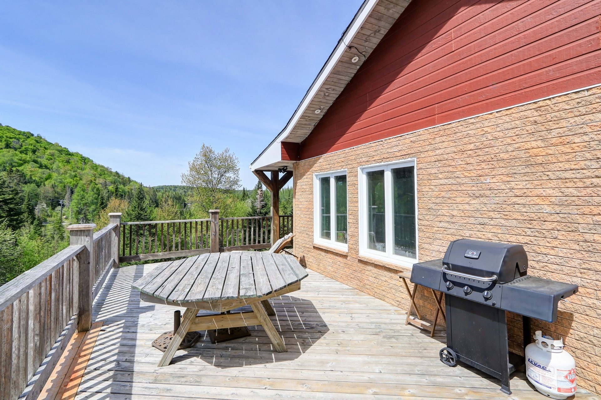 









2120


Ch. du Golf

,
Sainte-Lucie-des-Laurentides,




QC
J0T2J0

