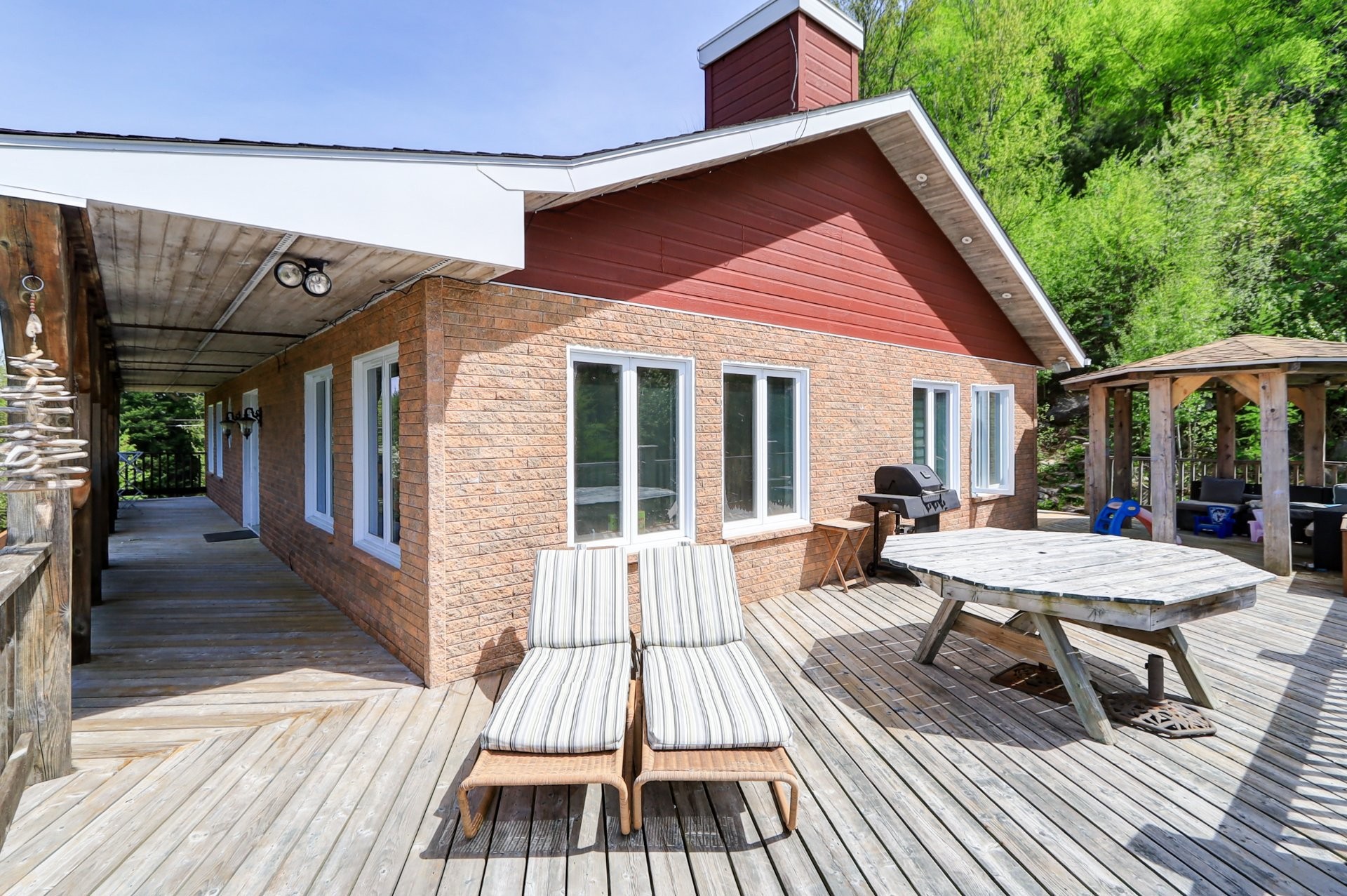 









2120


Ch. du Golf

,
Sainte-Lucie-des-Laurentides,




QC
J0T2J0

