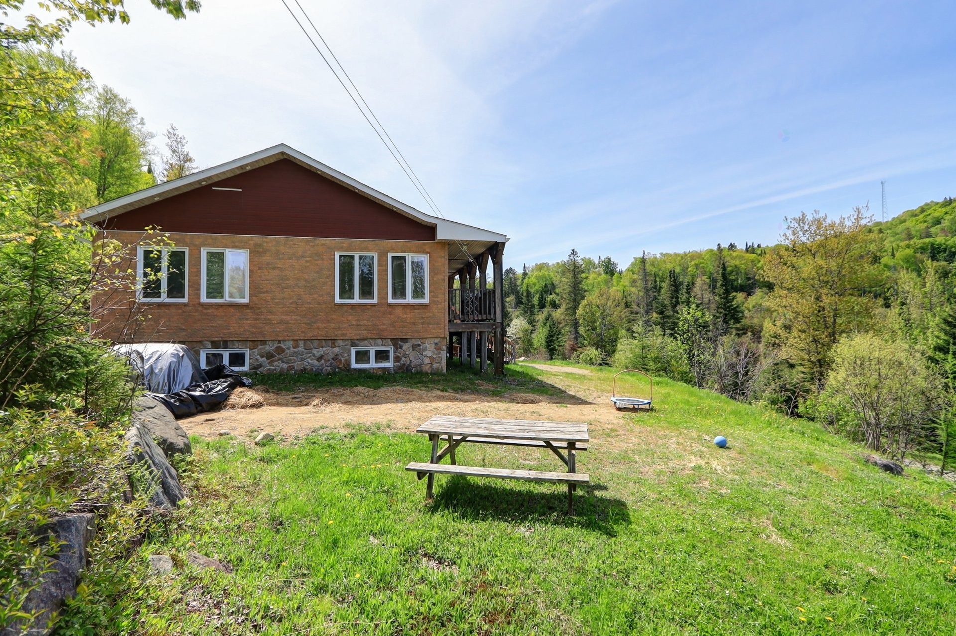 









2120


Ch. du Golf

,
Sainte-Lucie-des-Laurentides,




QC
J0T2J0

