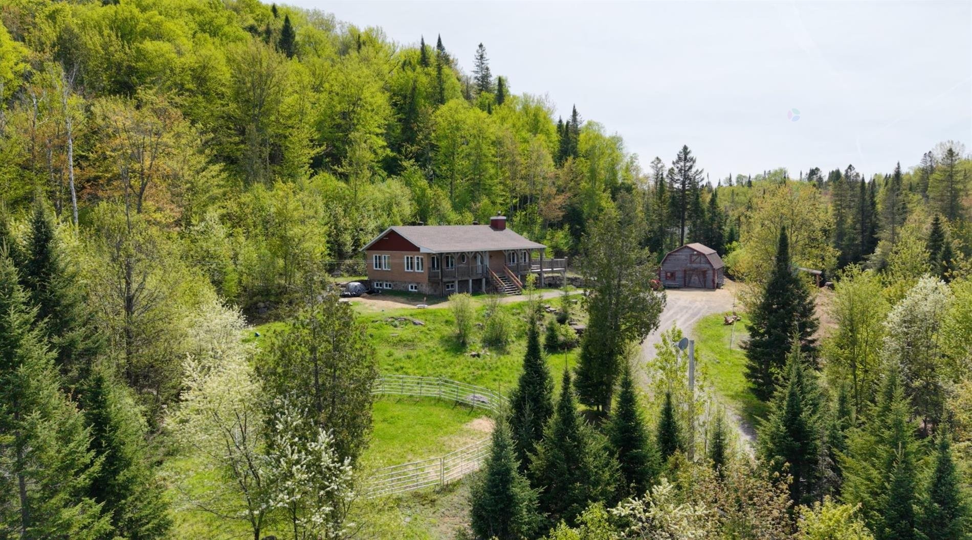 









2120


Ch. du Golf

,
Sainte-Lucie-des-Laurentides,




QC
J0T2J0


