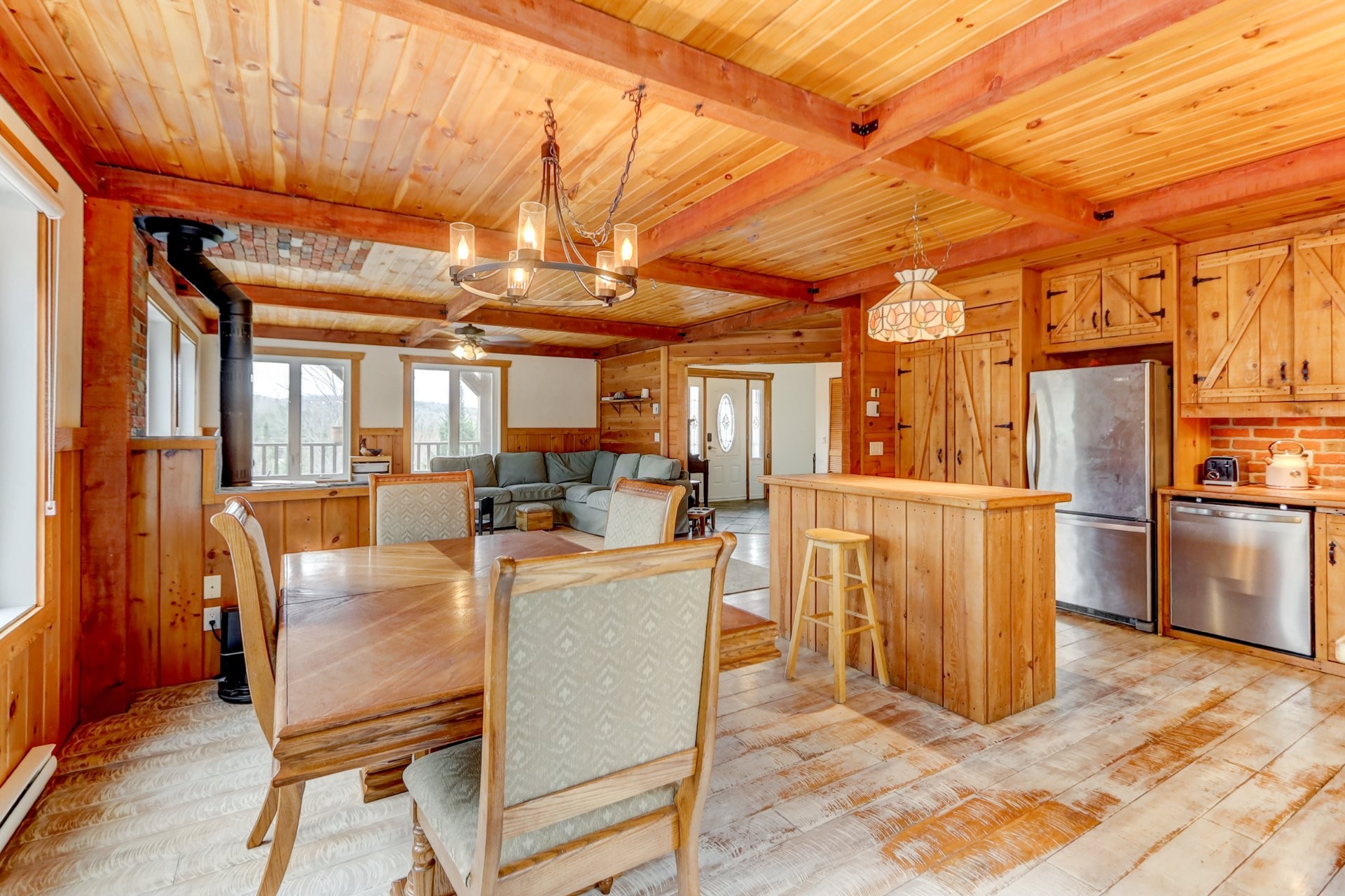 









2120Z


Ch. du Golf

,
Sainte-Lucie-des-Laurentides,







QC
J0T2J0

