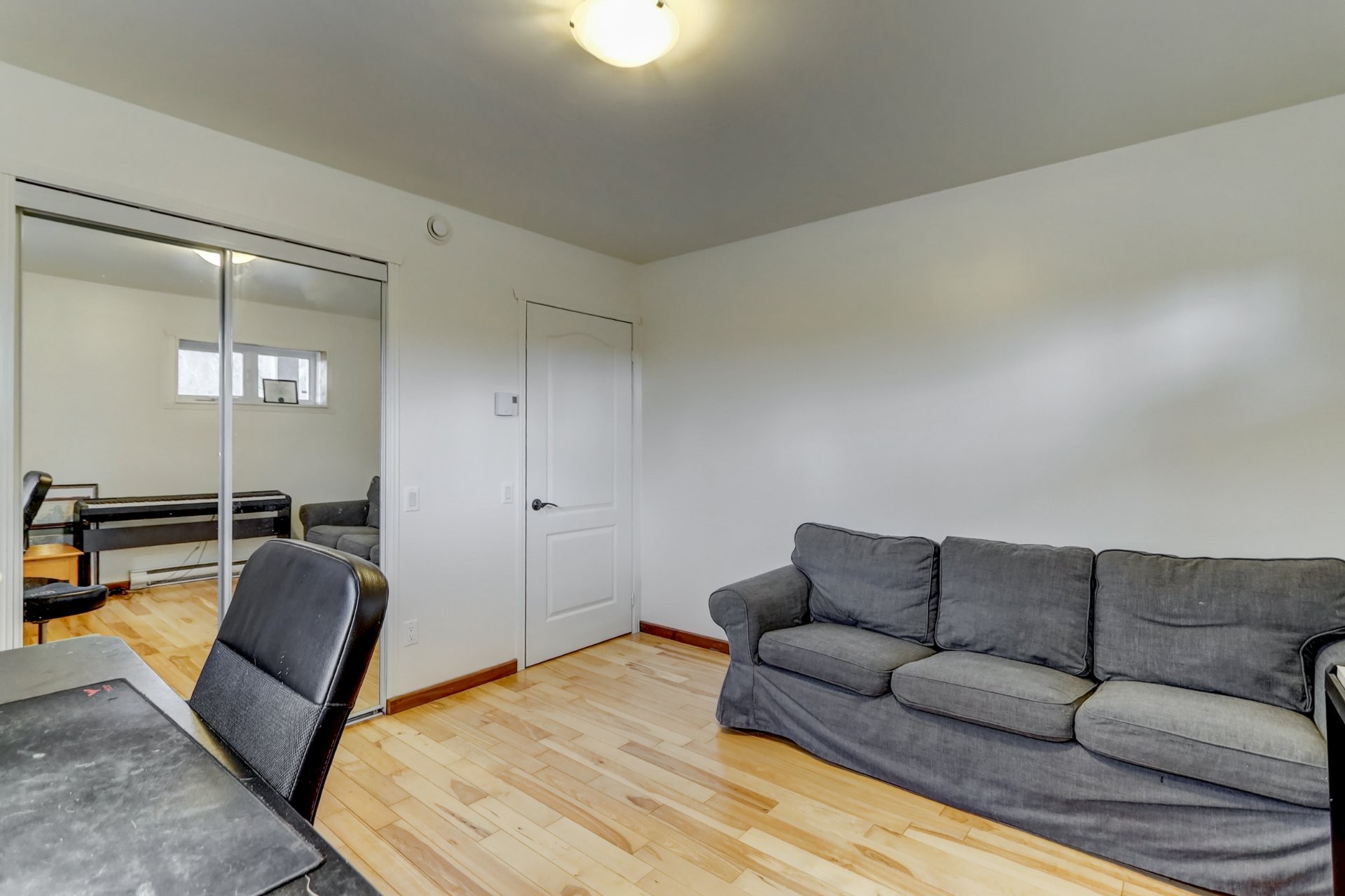 









2120Z


Ch. du Golf

,
Sainte-Lucie-des-Laurentides,







QC
J0T2J0


