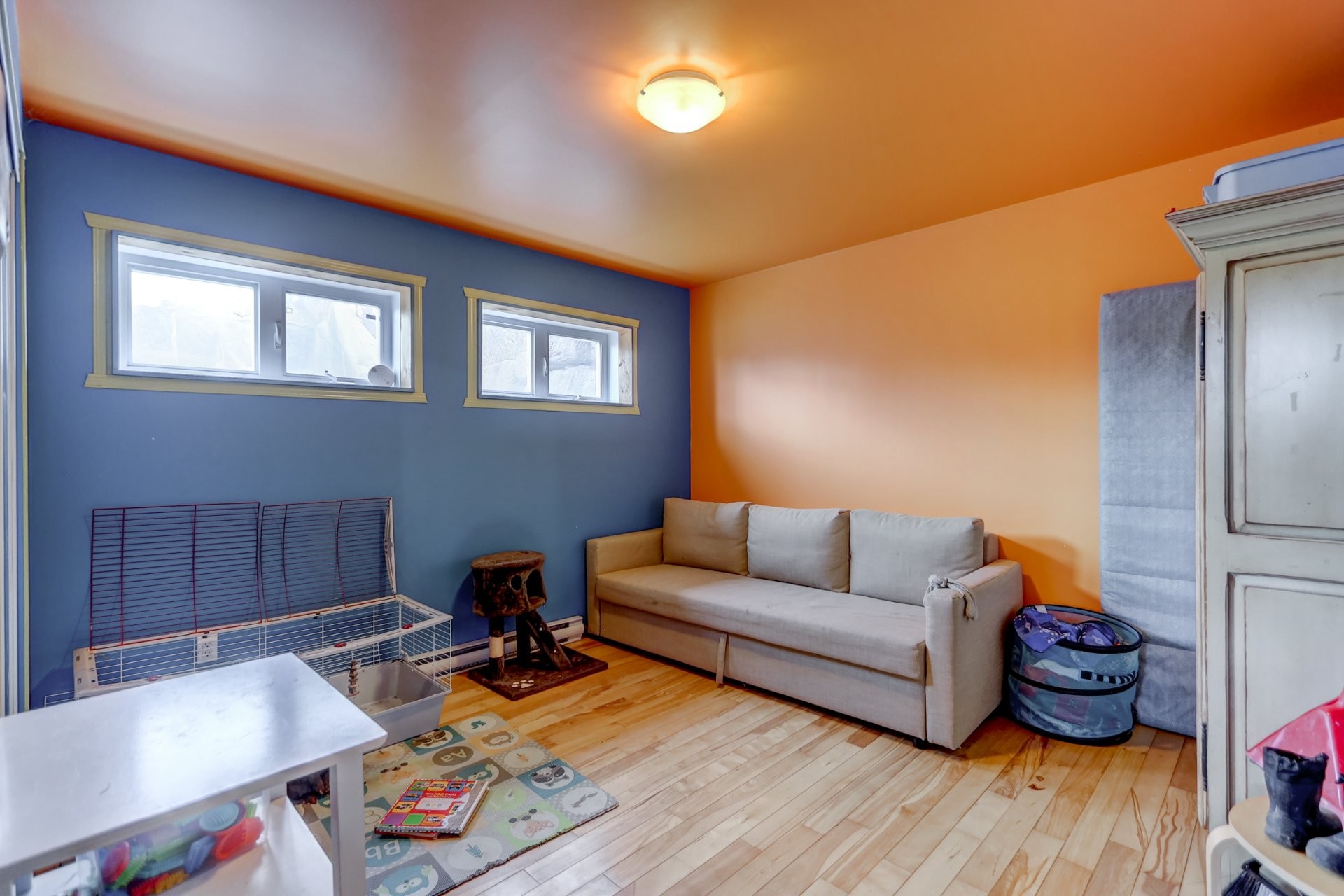 









2120Z


Ch. du Golf

,
Sainte-Lucie-des-Laurentides,







QC
J0T2J0

