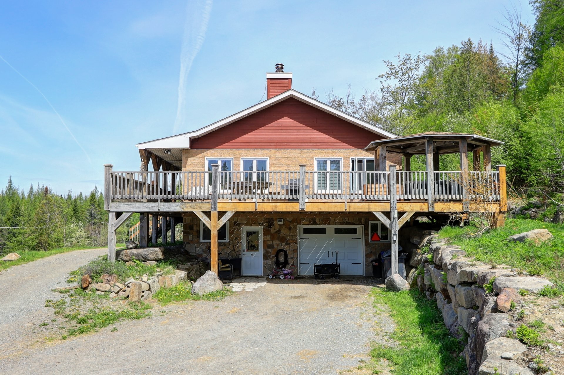 









2120Z


Ch. du Golf

,
Sainte-Lucie-des-Laurentides,







QC
J0T2J0

