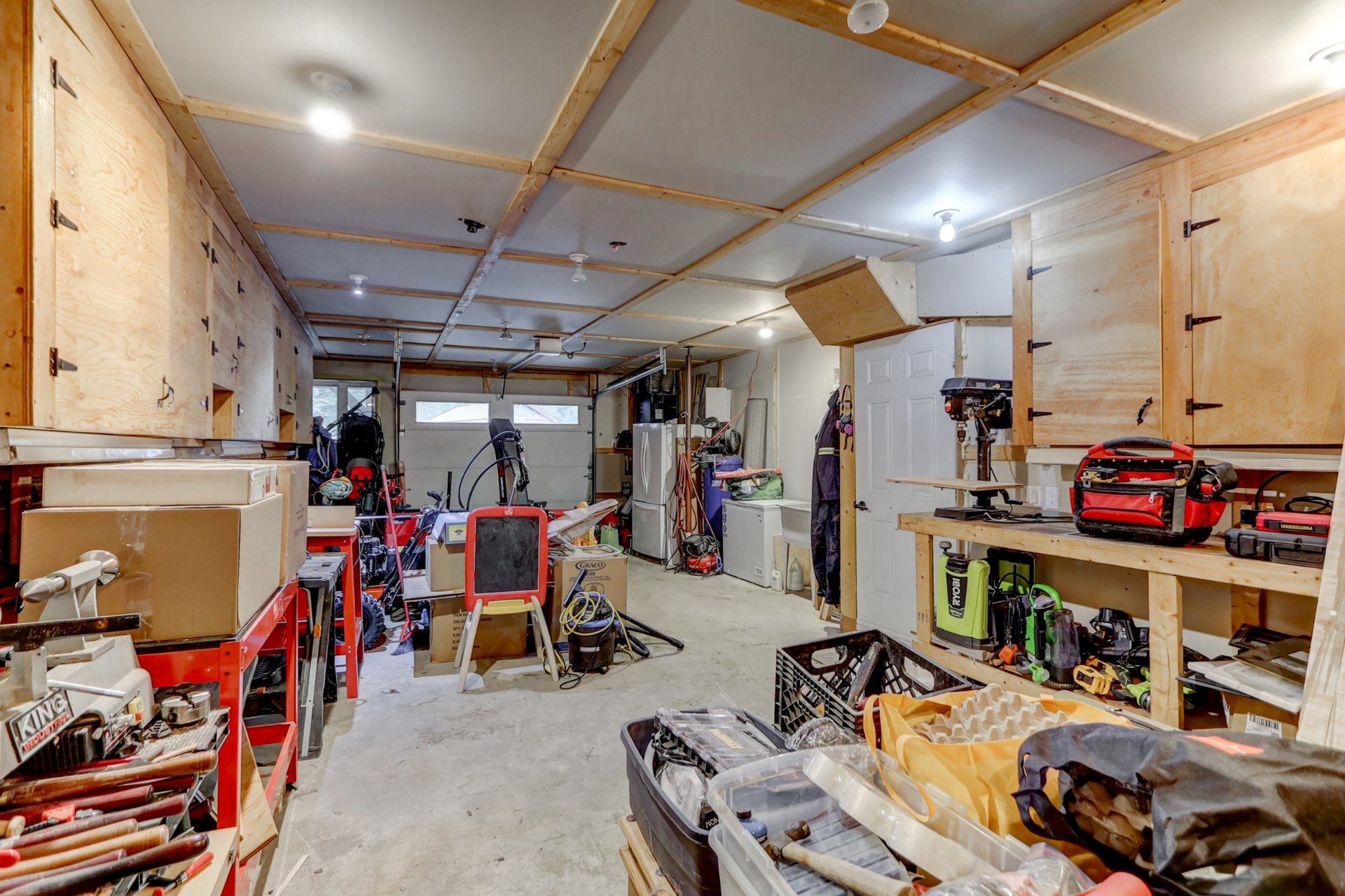 









2120Z


Ch. du Golf

,
Sainte-Lucie-des-Laurentides,







QC
J0T2J0

