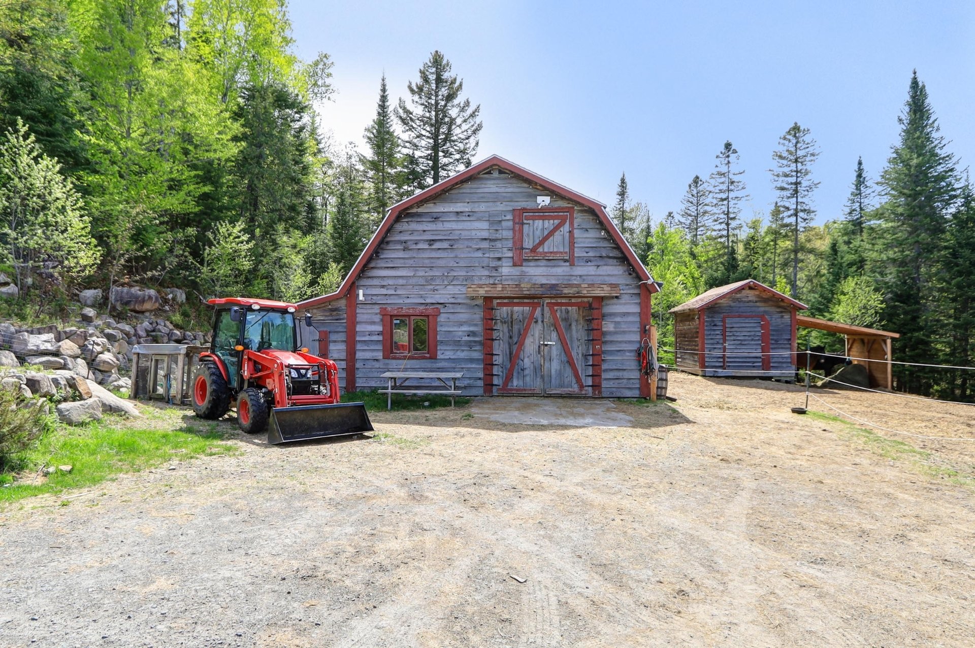 









2120Z


Ch. du Golf

,
Sainte-Lucie-des-Laurentides,







QC
J0T2J0

