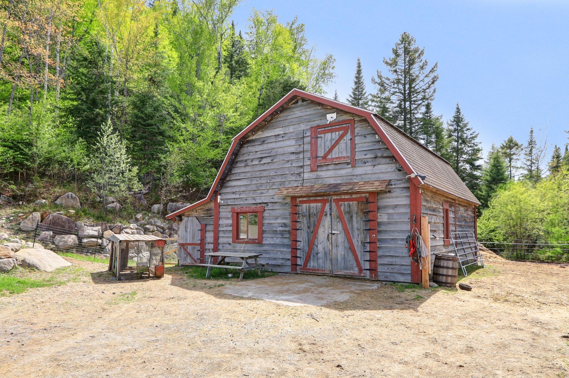 









2120Z


Ch. du Golf

,
Sainte-Lucie-des-Laurentides,







QC
J0T2J0

