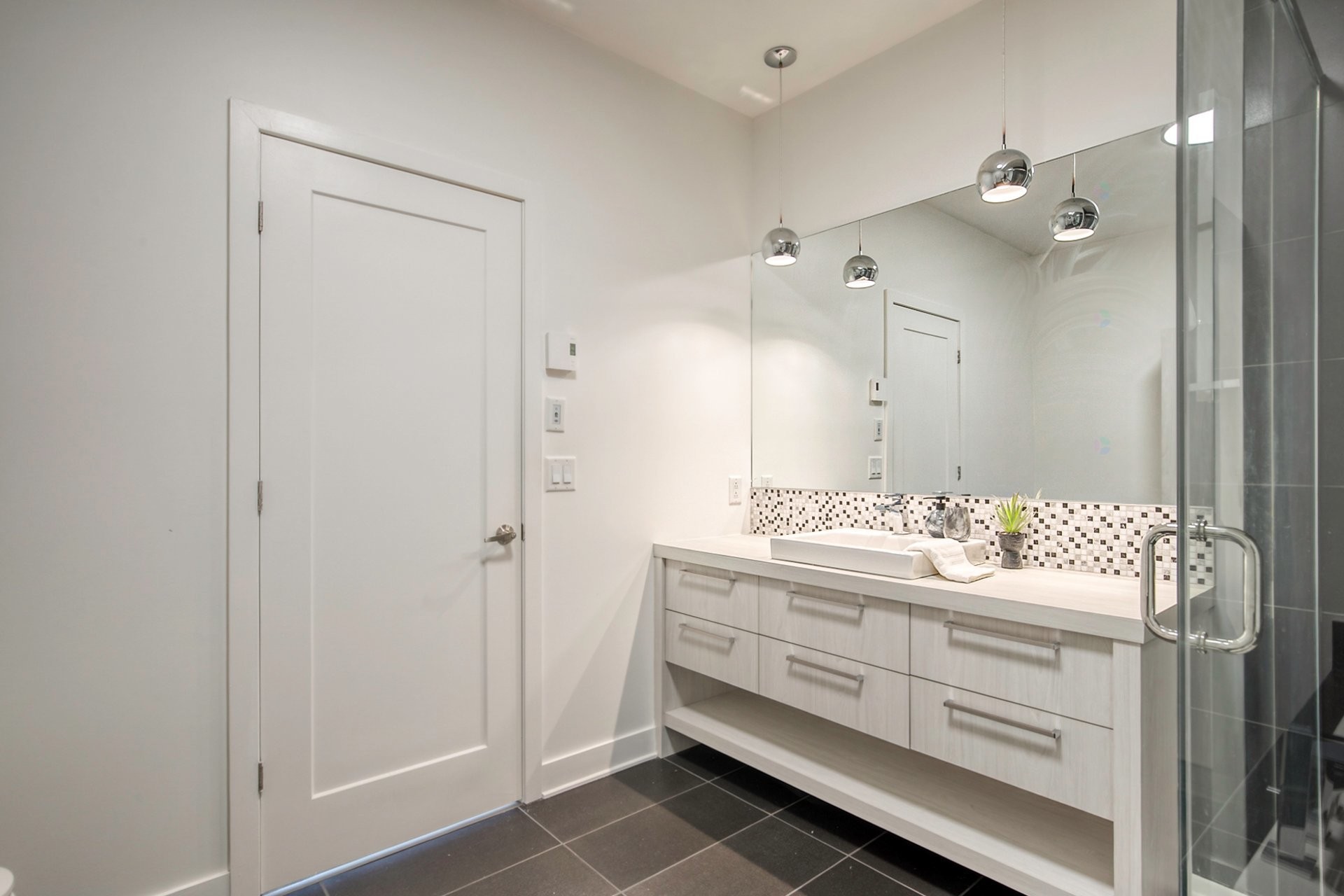 









281


Rue Prévert

, 8,
Saint-Basile-le-Grand,




QC
J3N1E8

