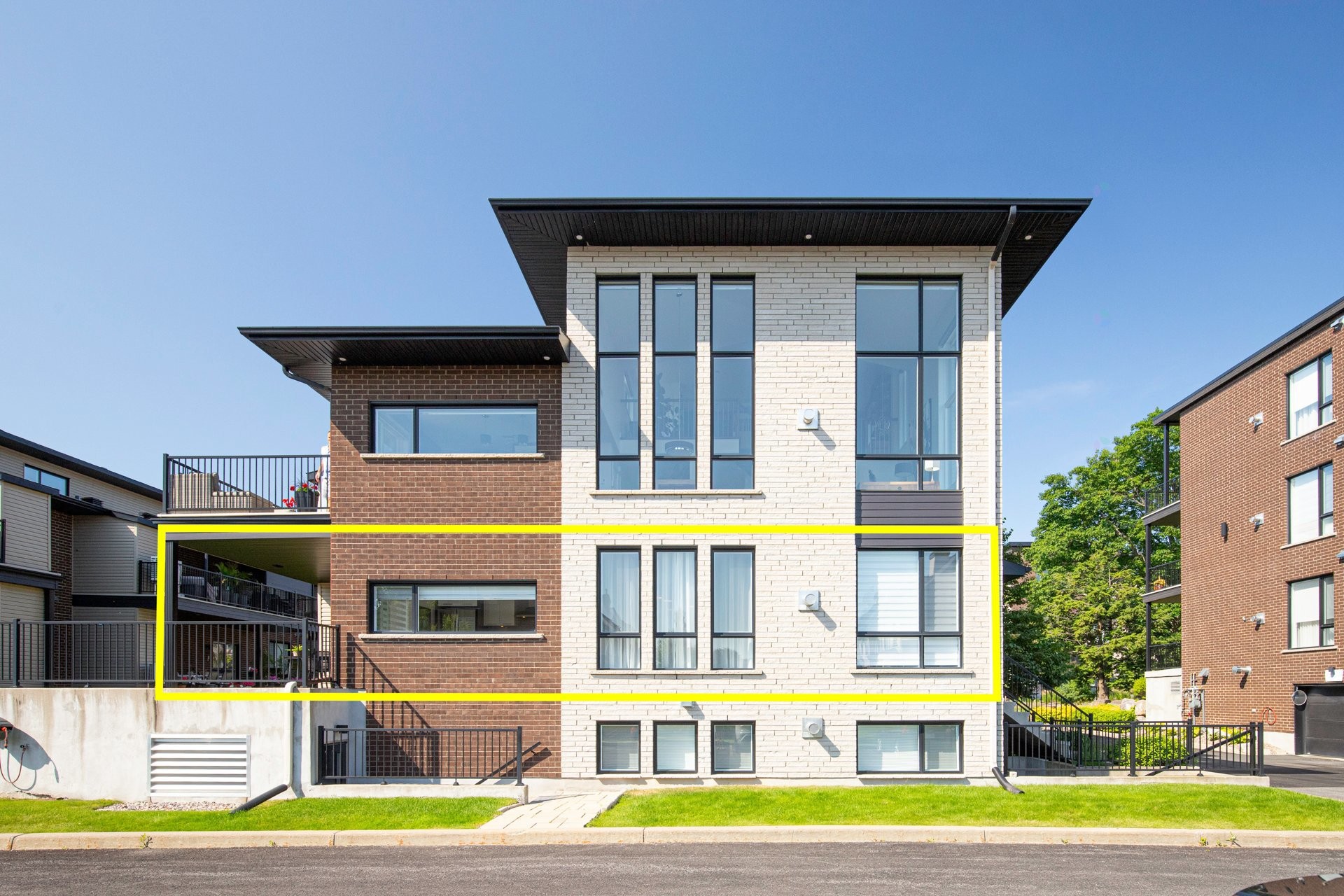 









281


Rue Prévert

, 8,
Saint-Basile-le-Grand,




QC
J3N1E8

