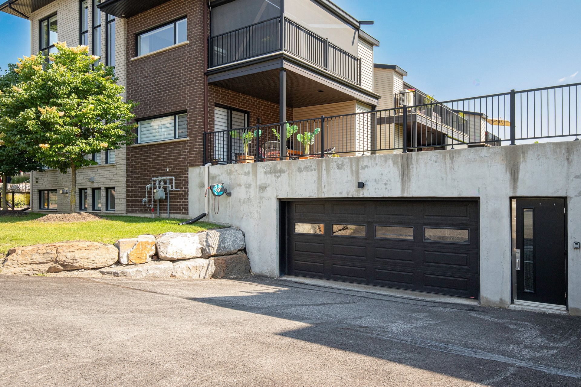 









281


Rue Prévert

, 8,
Saint-Basile-le-Grand,




QC
J3N1E8

