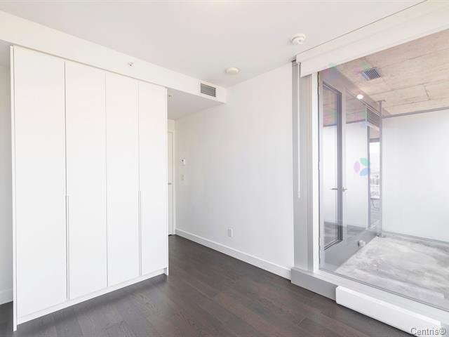 









1500


Boul. René-Lévesque O.

, 1701,
Montréal (Ville-Marie),




QC
H3G2H1

