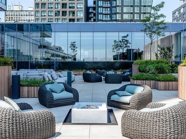 









1500


Boul. René-Lévesque O.

, 1701,
Montréal (Ville-Marie),




QC
H3G2H1

