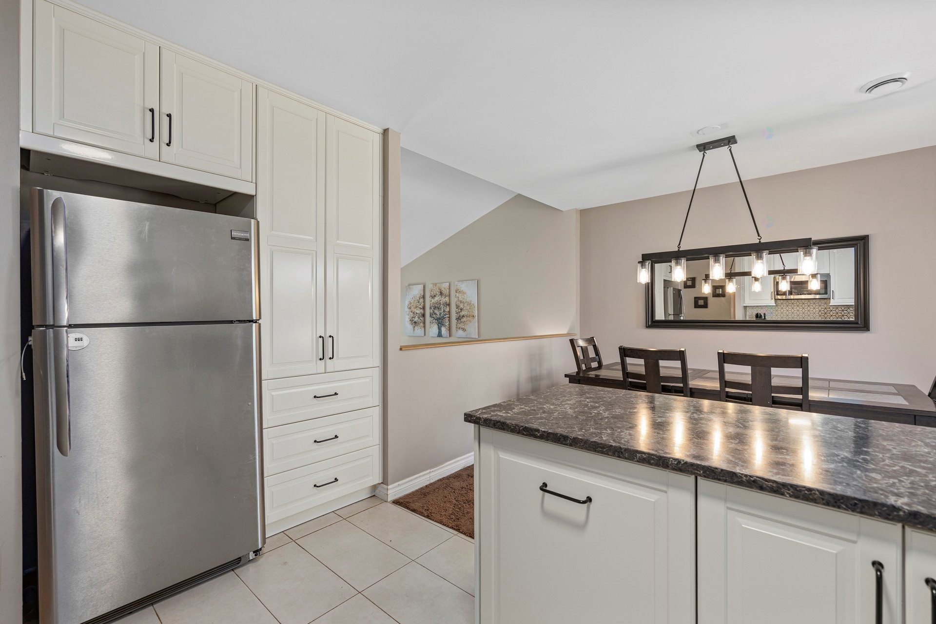 









62


Rue Évangéline

,
Vaudreuil-Dorion,




QC
J7V8A8

