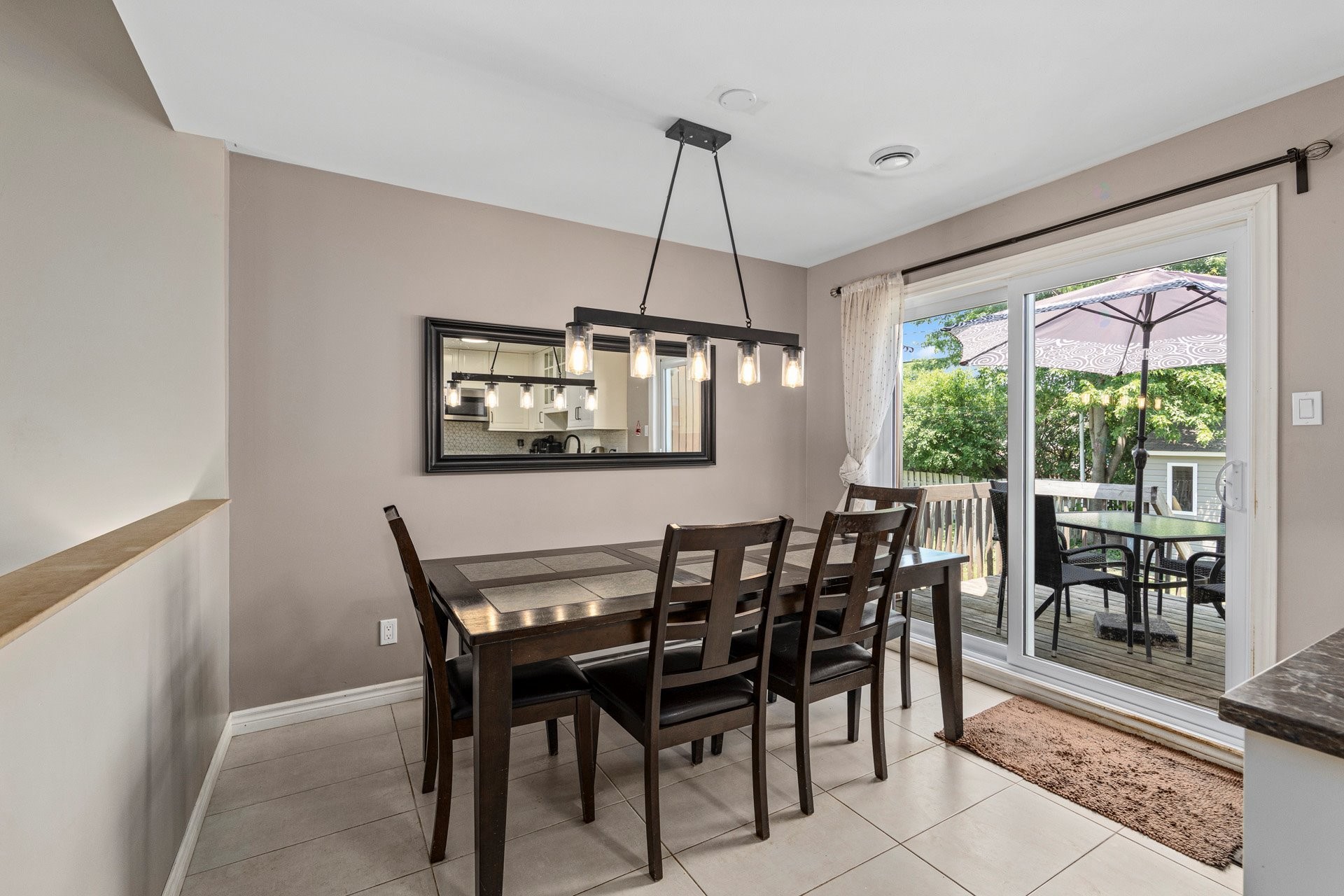









62


Rue Évangéline

,
Vaudreuil-Dorion,




QC
J7V8A8

