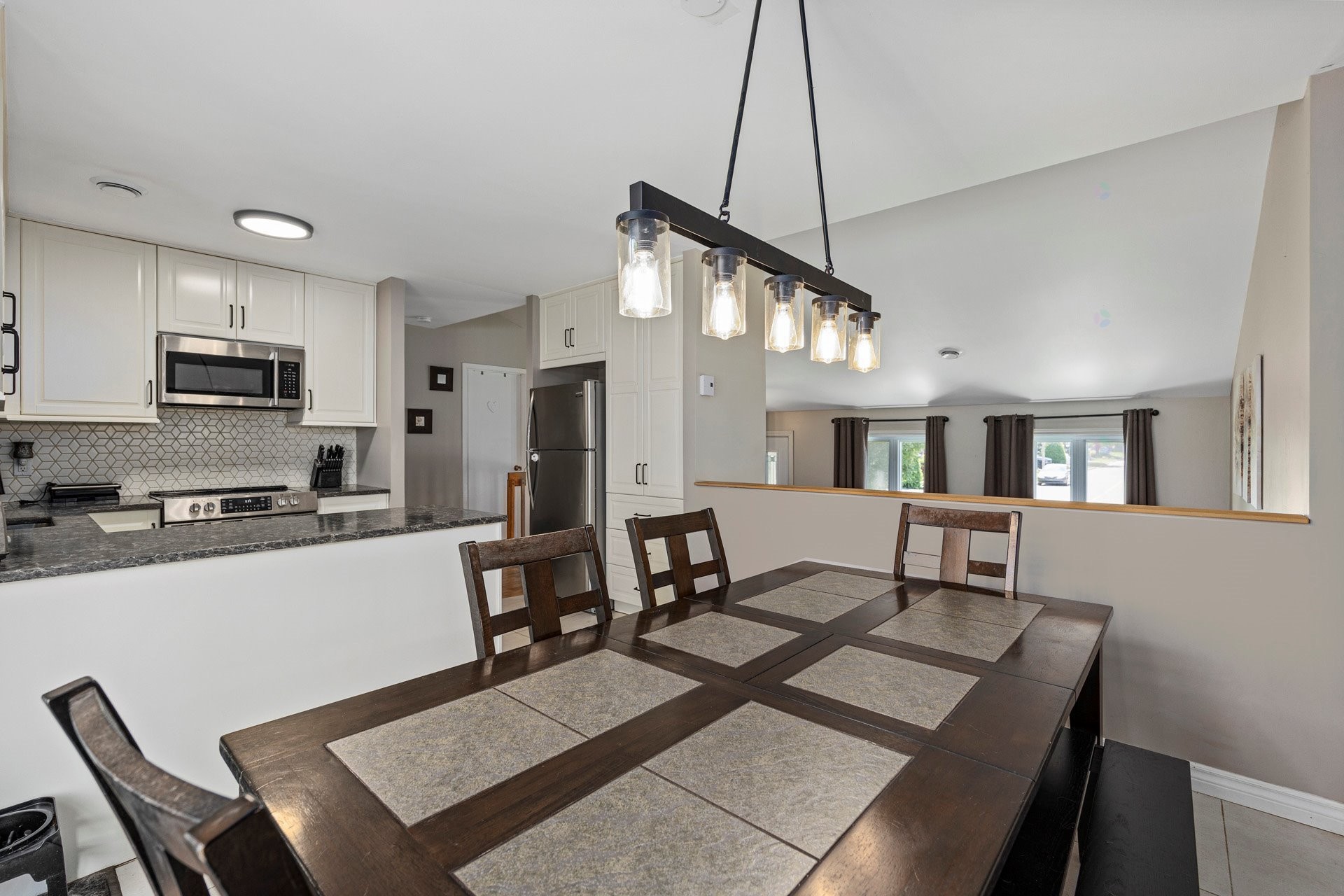 









62


Rue Évangéline

,
Vaudreuil-Dorion,




QC
J7V8A8

