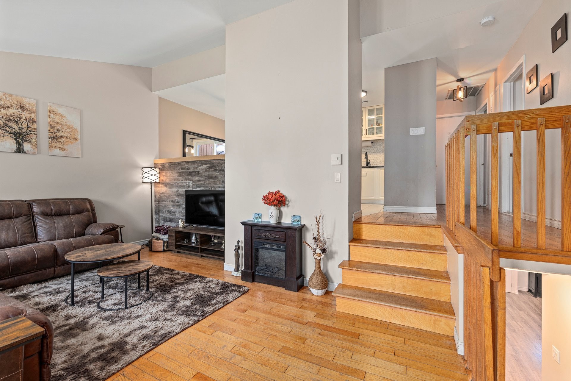 









62


Rue Évangéline

,
Vaudreuil-Dorion,




QC
J7V8A8

