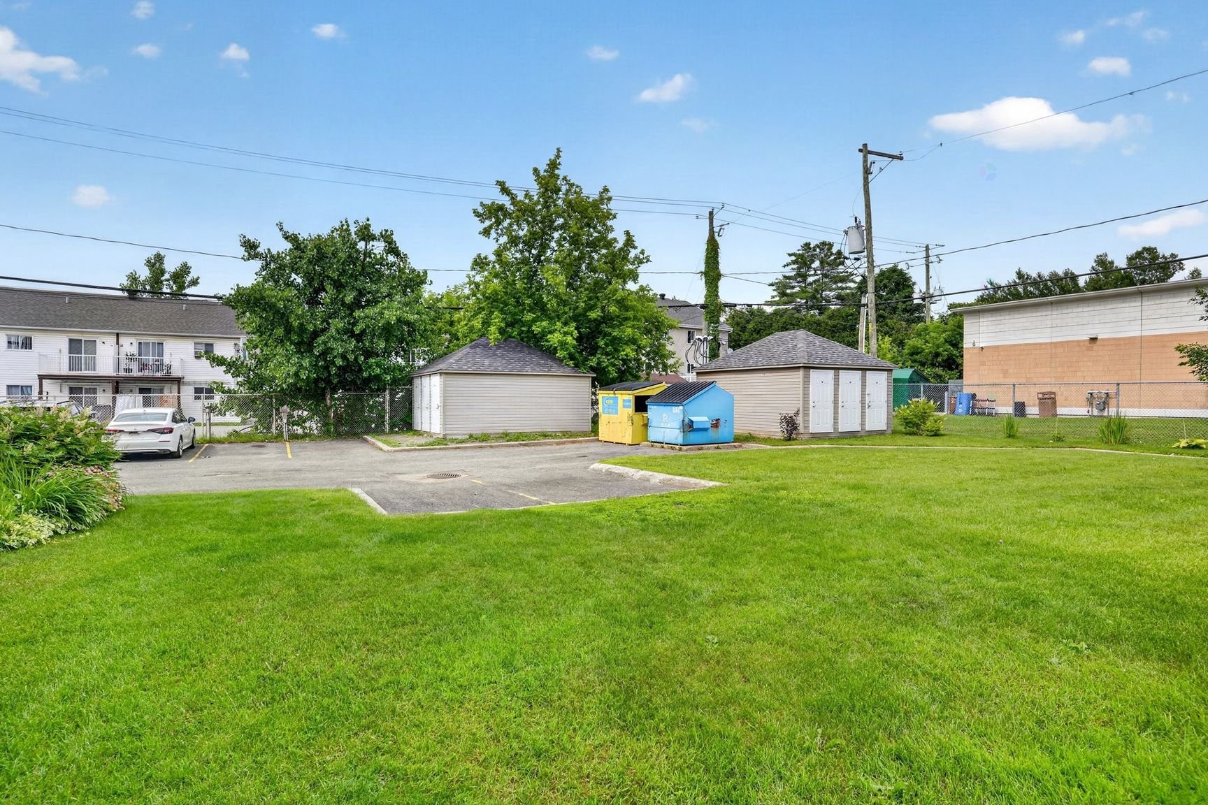 









2401


Boul. Lafontaine

, 2,
Saint-Jérôme,




QC
J7Y5L3


