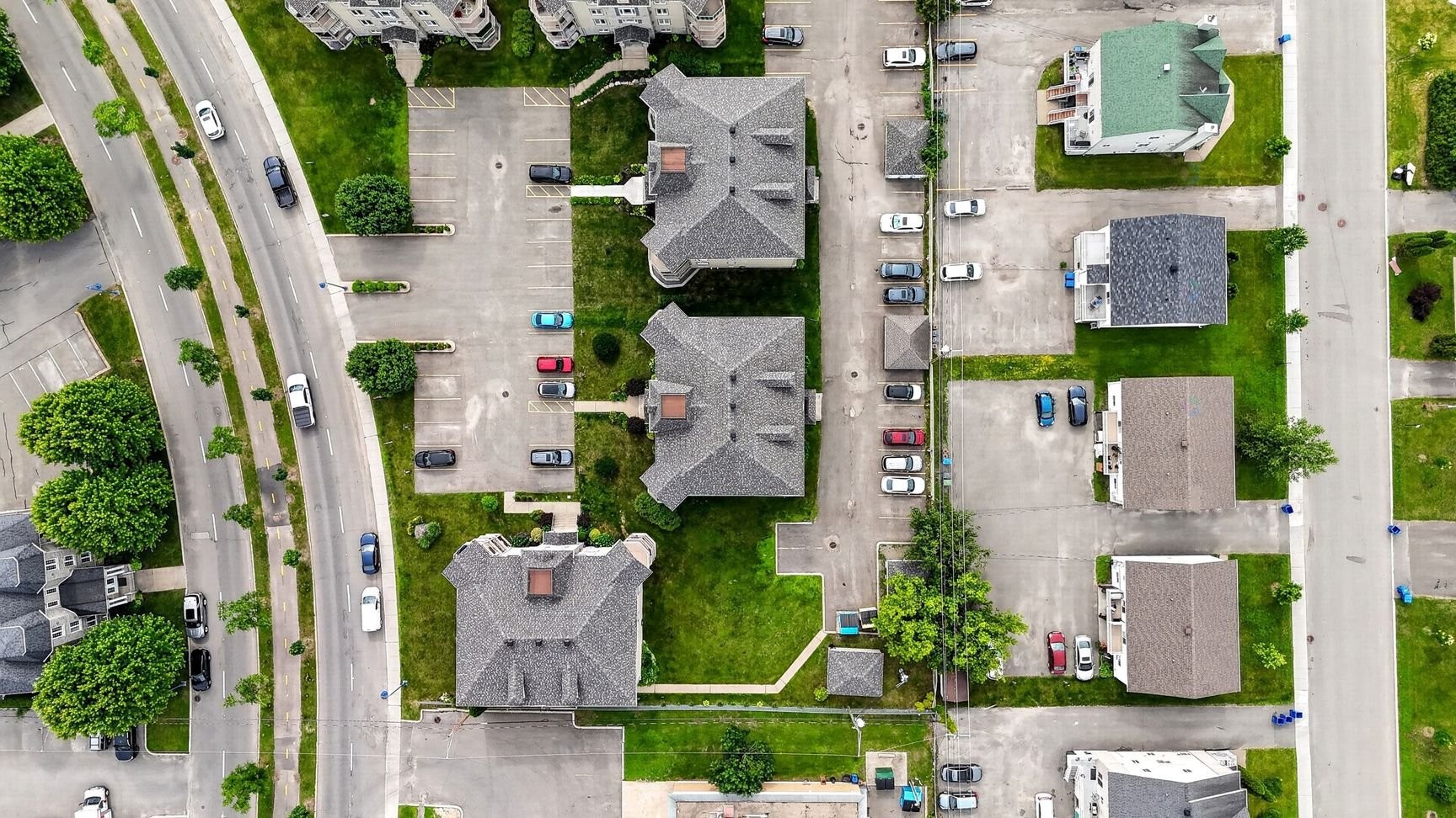 









2401


Boul. Lafontaine

, 2,
Saint-Jérôme,




QC
J7Y5L3

