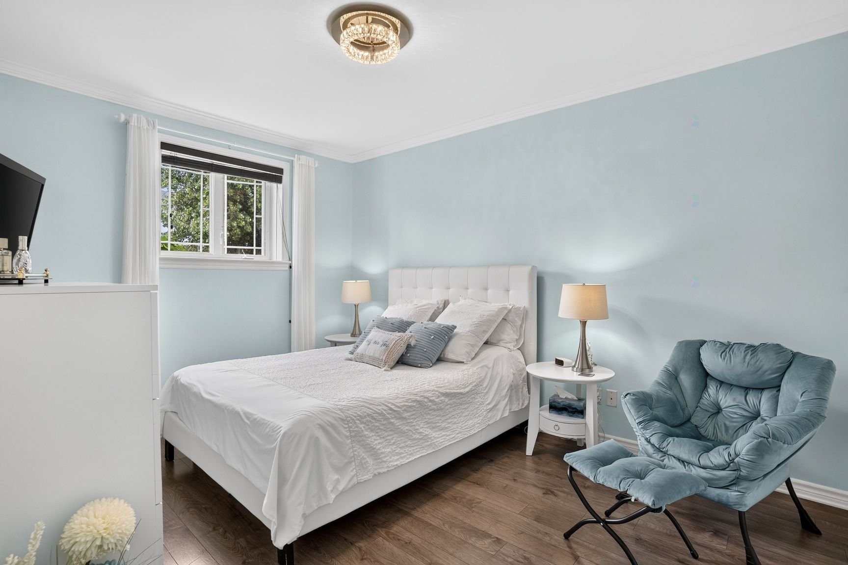 









2401


Boul. Lafontaine

, 2,
Saint-Jérôme,




QC
J7Y5L3

