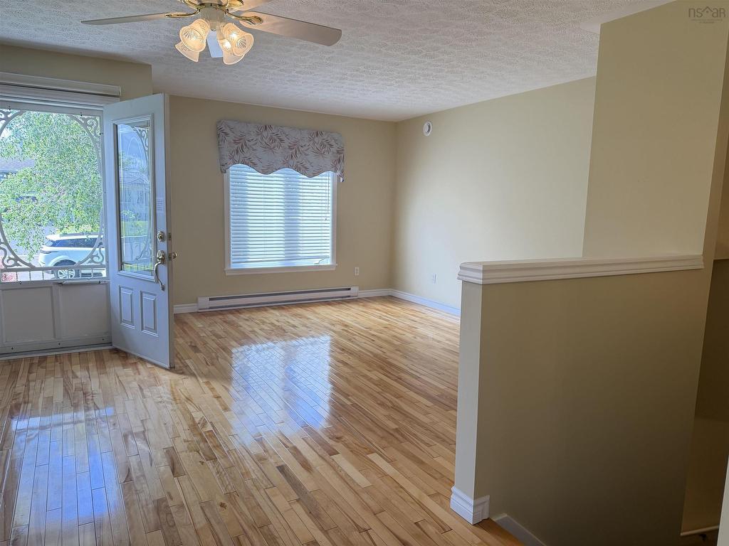












27 Wellington Court

,
Truro,




NS
B2N 6M9


