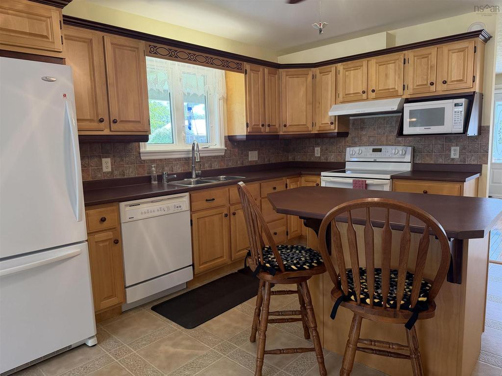












27 Wellington Court

,
Truro,




NS
B2N 6M9

