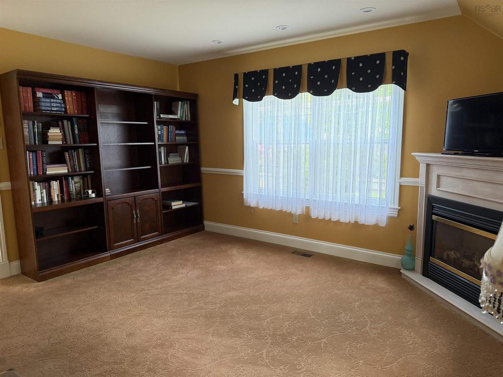 












21 Tulip Place

,
Truro,




NS
B2N 3M6

