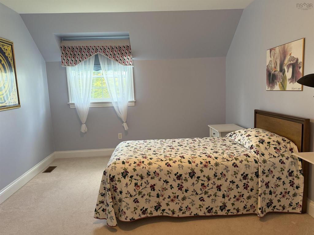 












21 Tulip Place

,
Truro,




NS
B2N 3M6

