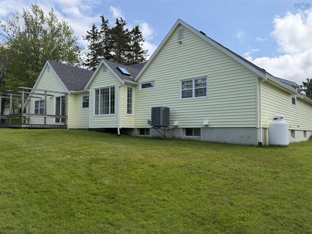 












21 Tulip Place

,
Truro,




NS
B2N 3M6

