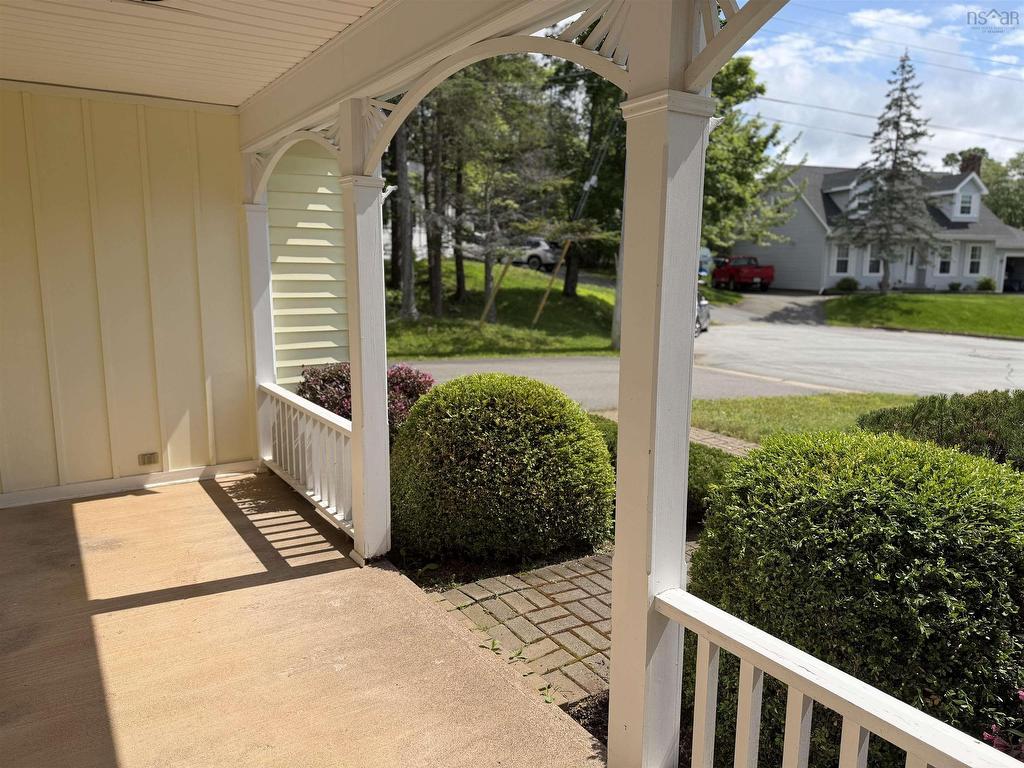 












21 Tulip Place

,
Truro,




NS
B2N 3M6

