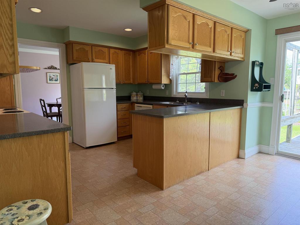 












21 Tulip Place

,
Truro,




NS
B2N 3M6


