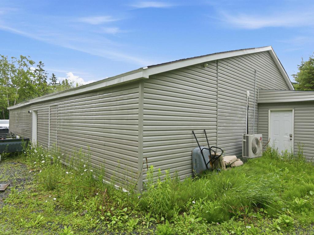 












1040 Myra Road

,
Porters Lake,




NS
B3E 1G6

