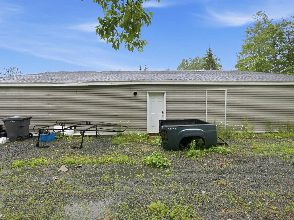 












1040 Myra Road

,
Porters Lake,




NS
B3E 1G6


