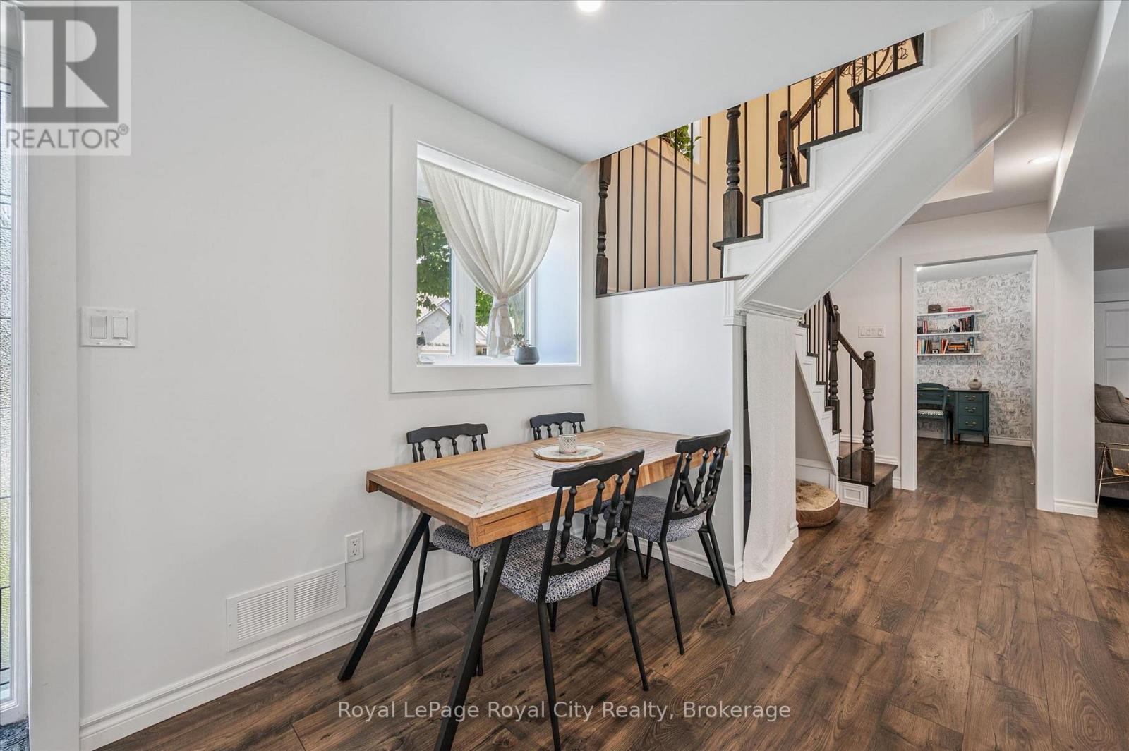 












470 PERTH STREET

,
Centre Wellington (Fergus),




Ontario
N1M2S7

