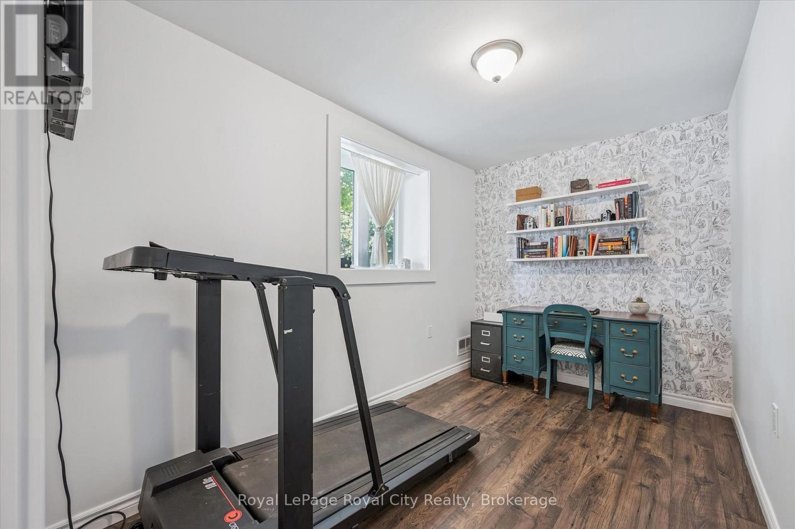 












470 PERTH STREET

,
Centre Wellington (Fergus),




Ontario
N1M2S7


