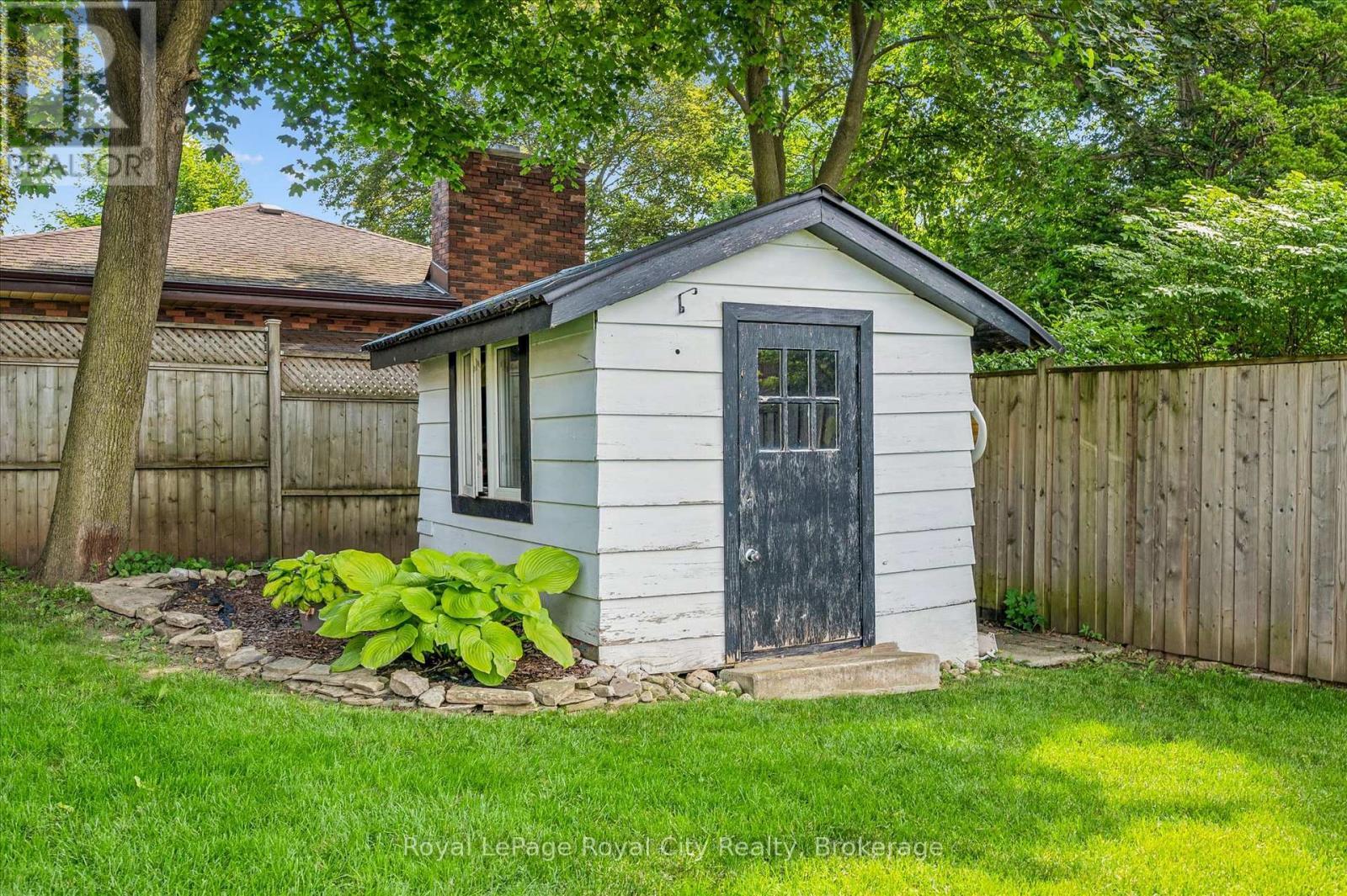 












470 PERTH STREET

,
Centre Wellington (Fergus),




Ontario
N1M2S7

